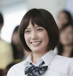 浴衣の髪型 ドラマ 恋仲 本田翼ちゃんの浴衣ヘアスタイル 浴衣ショートヘア画像 結婚式 披露宴 二次会にお呼ばれしたら最初に見るサイト